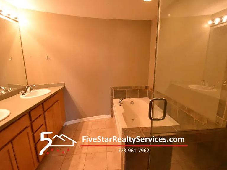 343 W Old Town Ct #409 — Photo 6