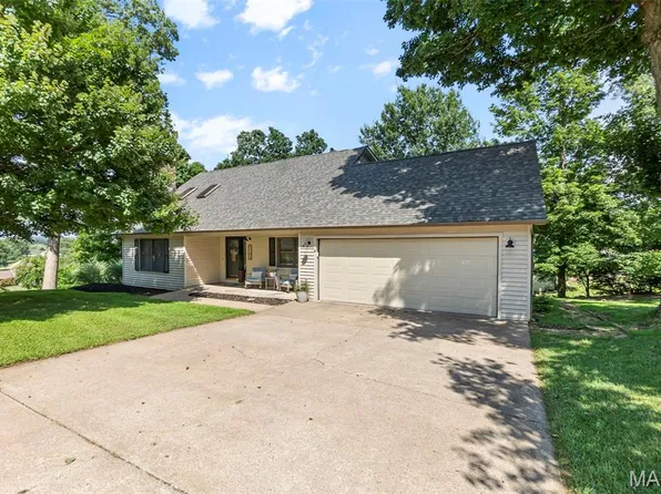 1106 Lakewood Dr, Jackson, MO 63755