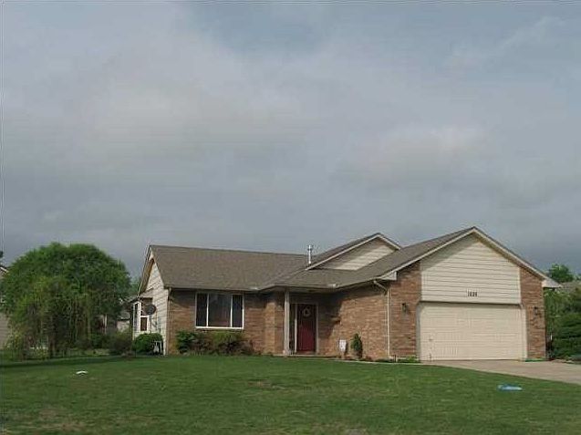 1st image of 1220 W High Ct S