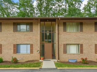6103 Sanlin Dr, Coraopolis, PA 15108