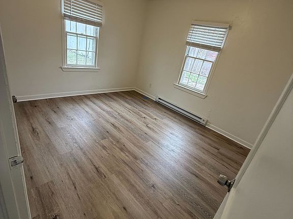 2nd image of 506 E Harmon Dr