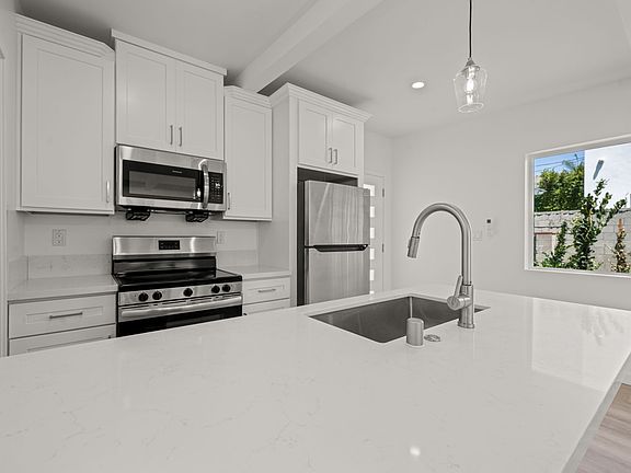 2nd image of 1534 S Rexford Dr #1538