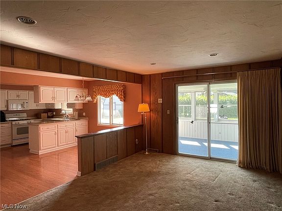4th image of 1008 Meadview Dr