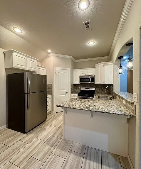 100 Sullivans Way — Photo 3
