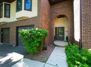 1942 Dupont Ave S, Minneapolis, MN 55403