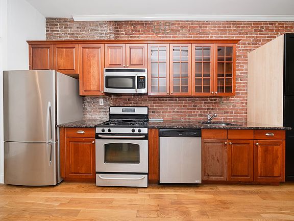 2nd image of 300 E 5th St #0