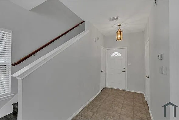 711 Parkplace Rdg — Photo 5