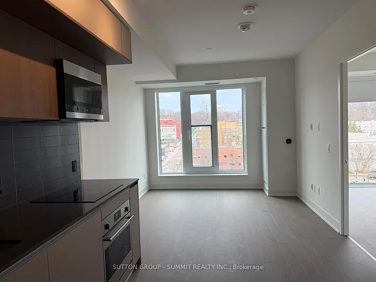 322 Dupont St #713 — Photo 4