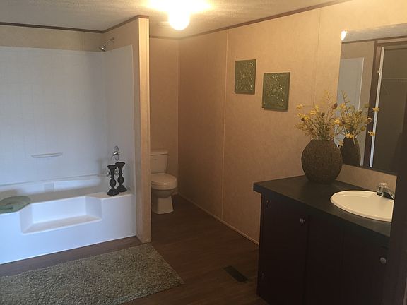 5th image of 4402 S Lake Dr