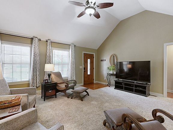 4th image of 309 Springbrook Blvd