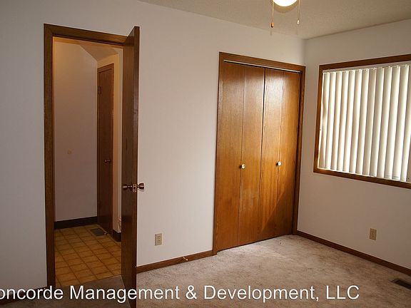 5th image of 945 D St APT 19