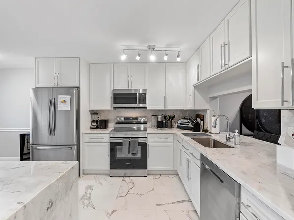 5550 Witney Drive #205, Delray Beach, FL 33484