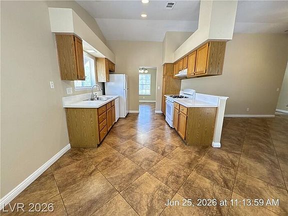 3rd image of 7931 Stone Wall Dr