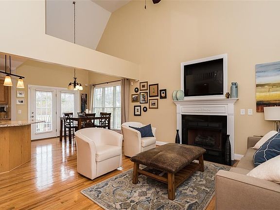 3rd image of 496 Stonewall Dr