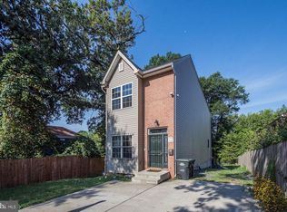 422 58th St NE, Washington, DC 20019