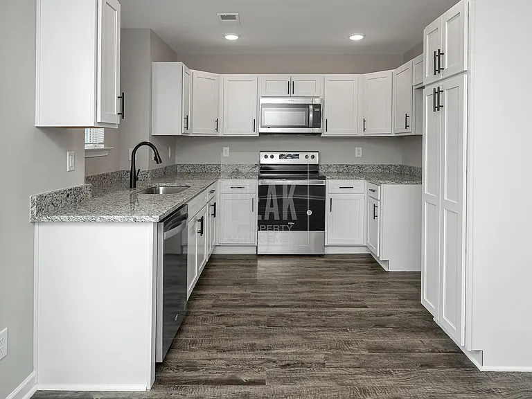 390 Woodland Cir — Photo 14
