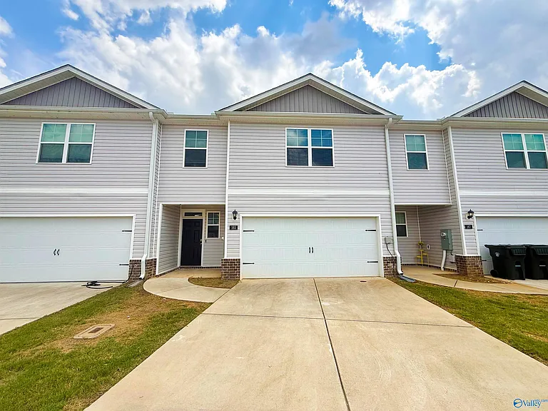 165 Maple Spring Trl — Photo 2