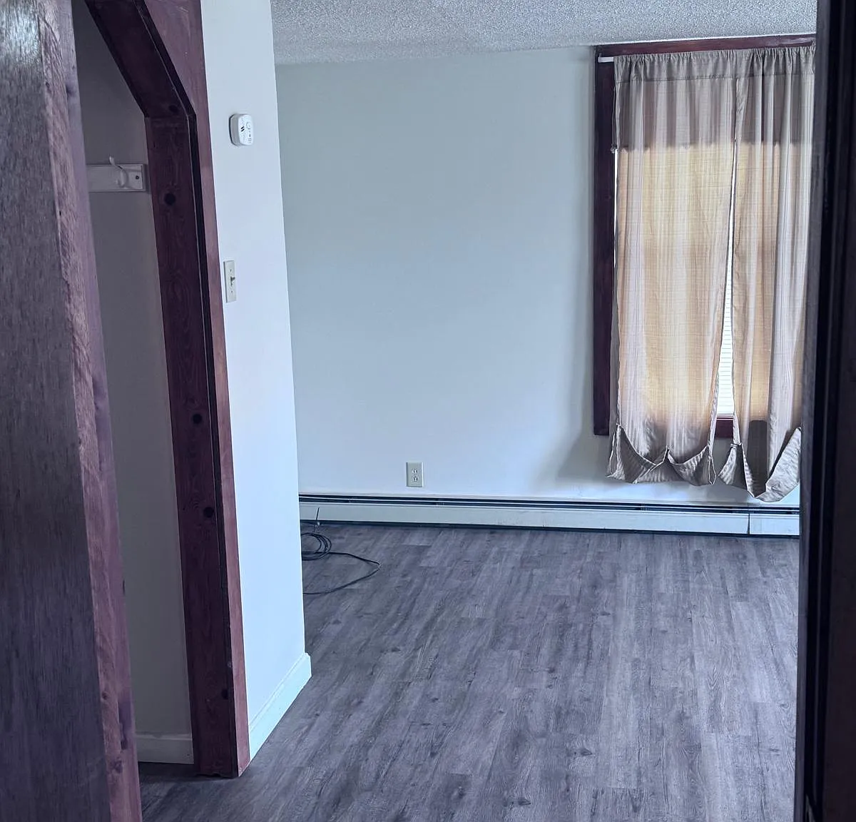 3 bed, 1400 sqft, $2,000 — Photo 3