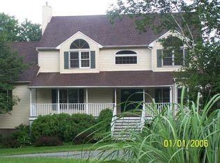 86 Red Fox Ln, Salt Point, NY 12578