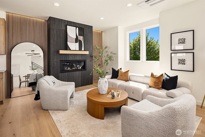 3rd image of 7332 25th Avenue NW
