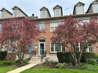 1817 Westleigh Dr, Glenview, IL 60025