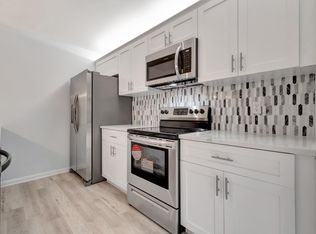 859 Blue Ridge Cir, West Palm Beach, FL 33409