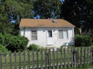 12 Forest Ave, West Babylon, NY 11704