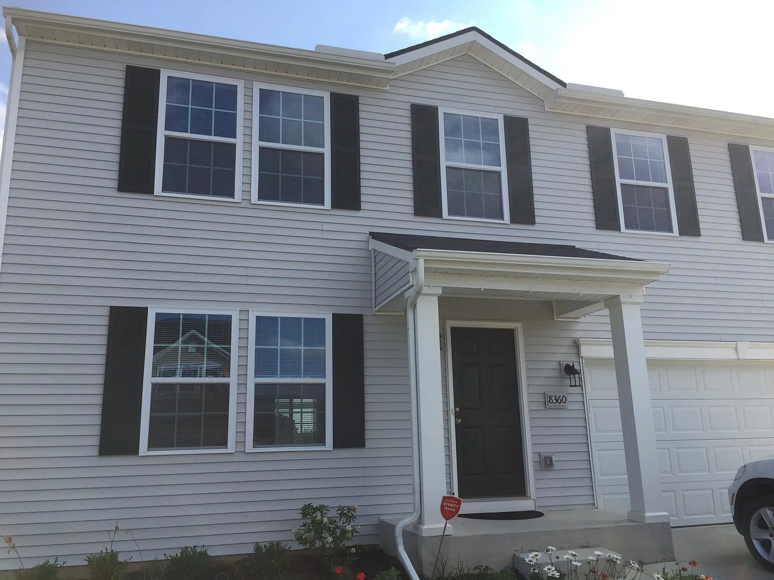 4 bed, 2.5 bath, 2332 sqft, $3,085 — Photo 4