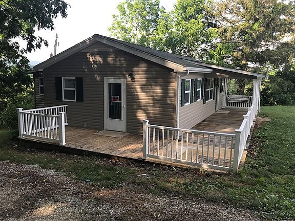 2nd image of 835 Lovers Ln