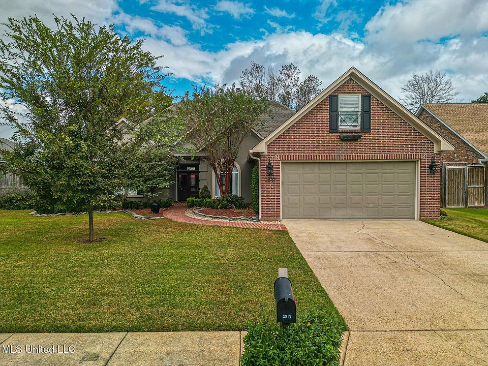 1st image of 2517 Greenview Dr
