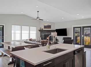 2247 NE Indigo Ln, Bend, OR 97701