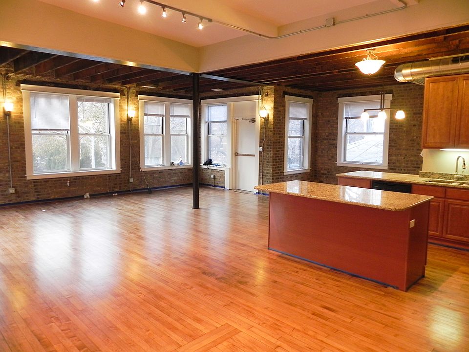 1st image of 1222 W Wilson Ave Unit 2W