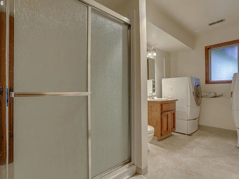 23645 NE Holladay St — Photo 12