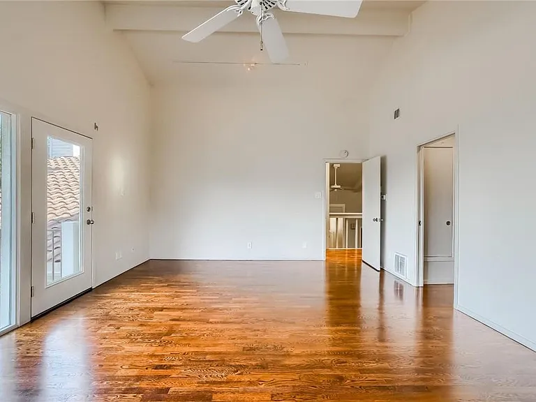 718 Bermuda — Photo 16