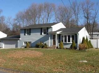 7 Wilkens Ln, Prospect, CT 06712