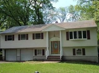 90 Terrace Ave, North Haledon, NJ 07508
