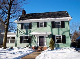 2176 N Saint James Pkwy, Cleveland Heights, OH