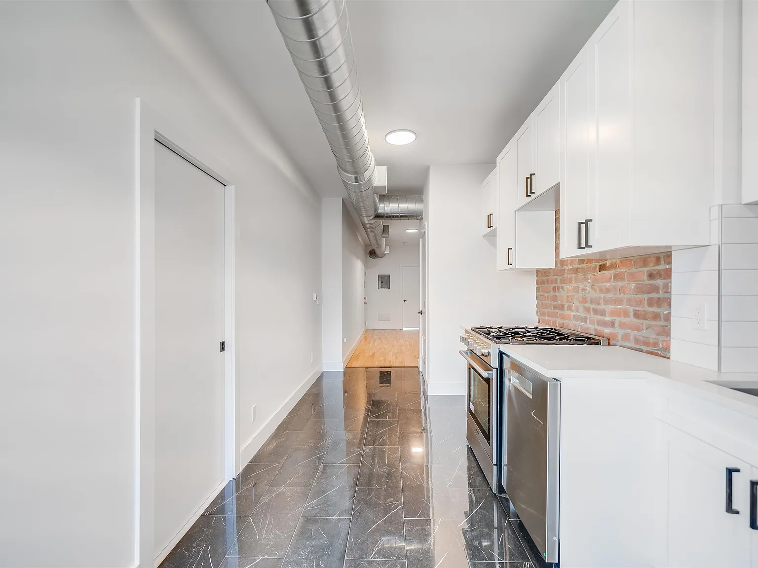 1 bed, 1.0 bath, $3,400 — Photo 4