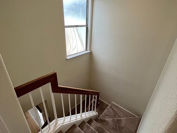 5th image of 420 Baywood Ct