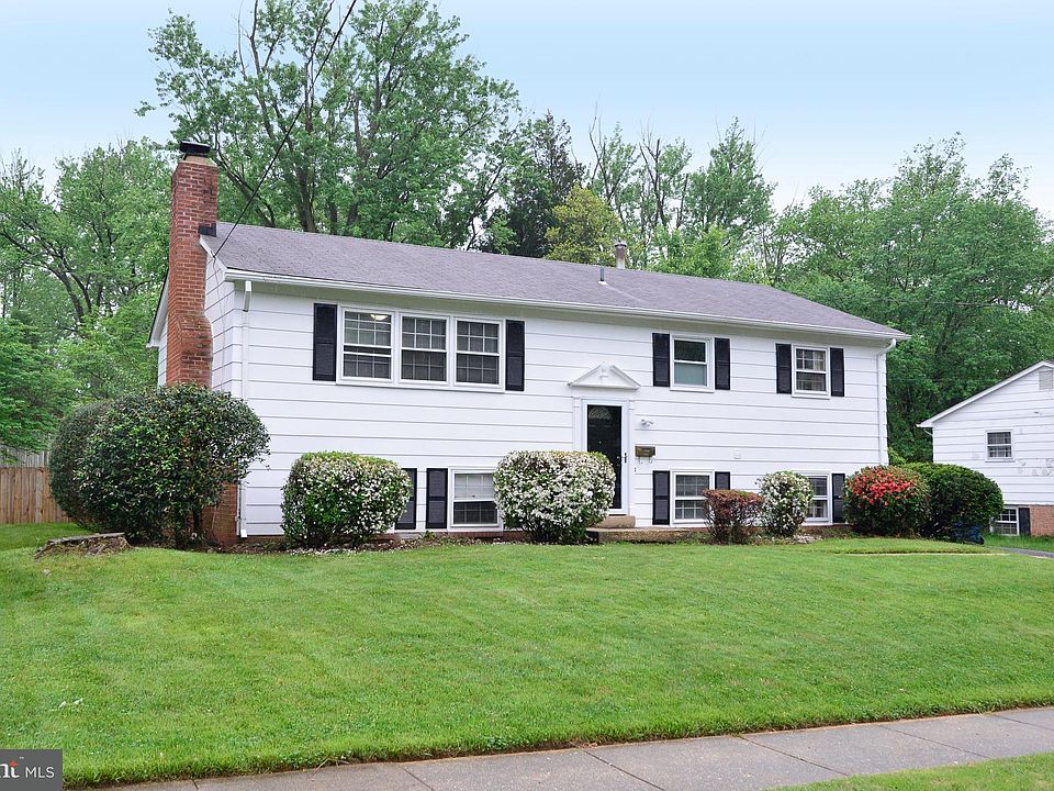 1st image of 9509 Old Creek Dr