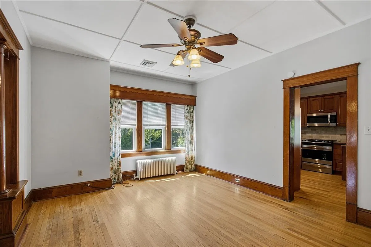 3 bed, 2000 sqft, $3,900 — Photo 1