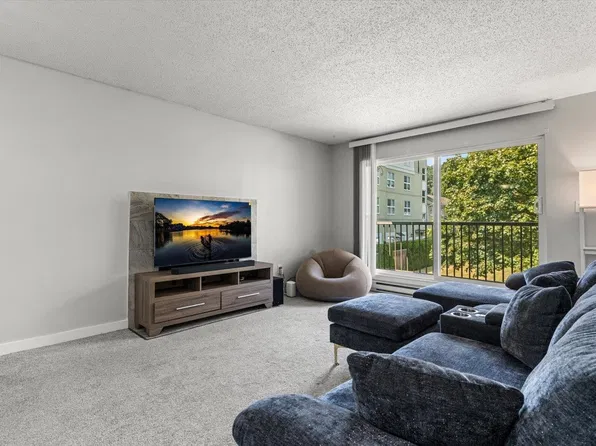 45598 McIntosh Dr #111, Chilliwack, BC V2P 7J3