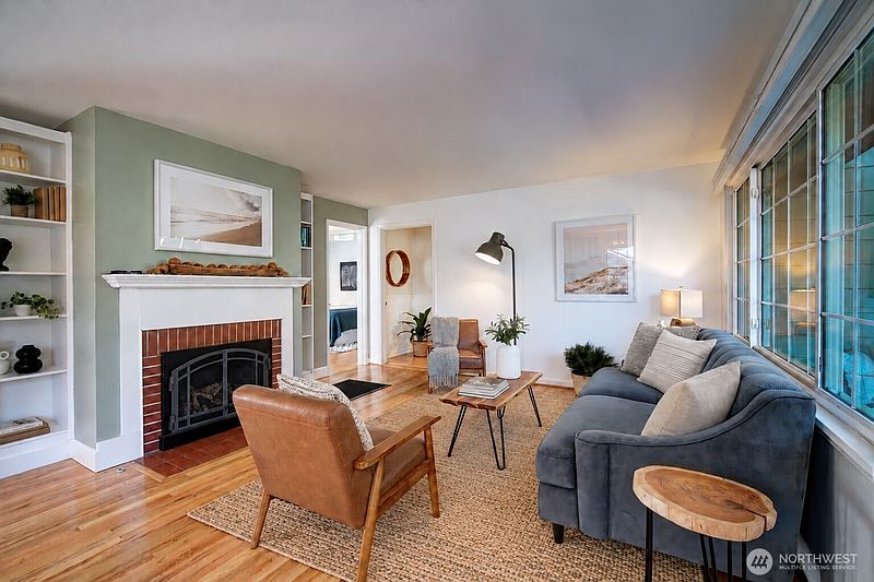 4th image of 9512 40th Avenue NE