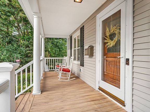 2nd image of 17 Nowell St