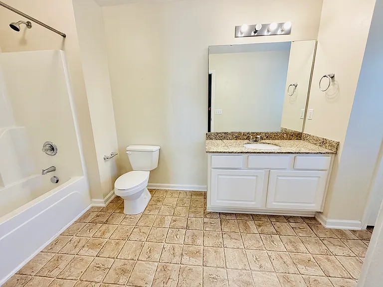 312 Ashmore Ln — Photo 16