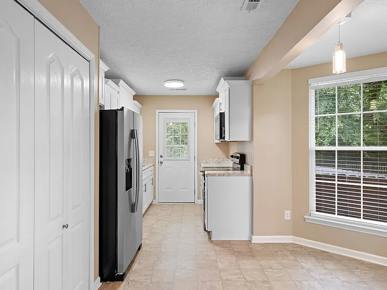 3056 Casa Dr — Photo 10