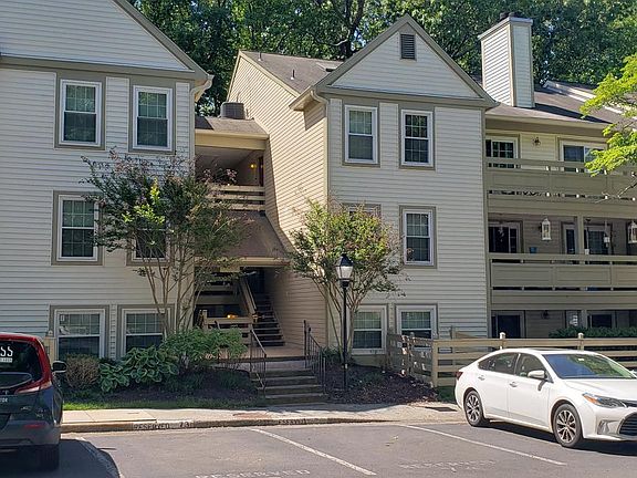 2nd image of 2237 Lovedale Ln APT G