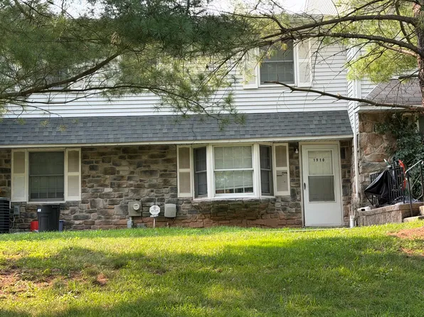 1910 Whitpain Hls #1910, Blue Bell, PA 19422