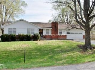105 SW 19th St, Oak Grove, MO 64075