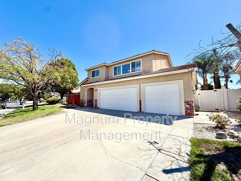 4 bed, 3.0 bath, 3010 sqft, $3,995 — Photo 3